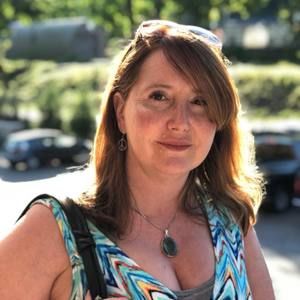 Meet your Posher, Lara